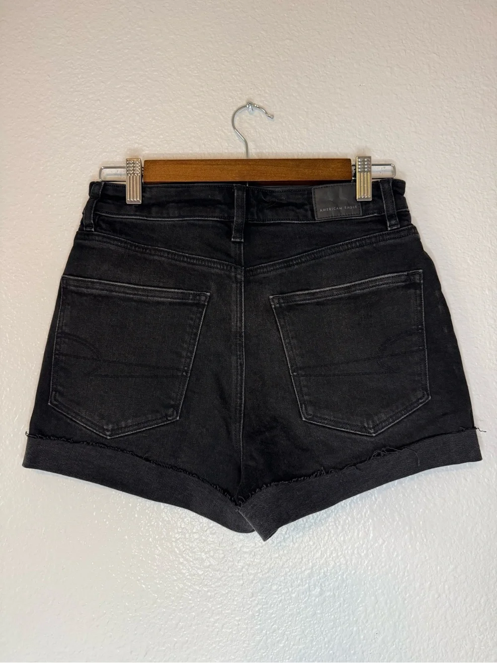 American Eagle Mom Denim Shorts Black Size 2 High Rise Cuffed Stretch Casual
